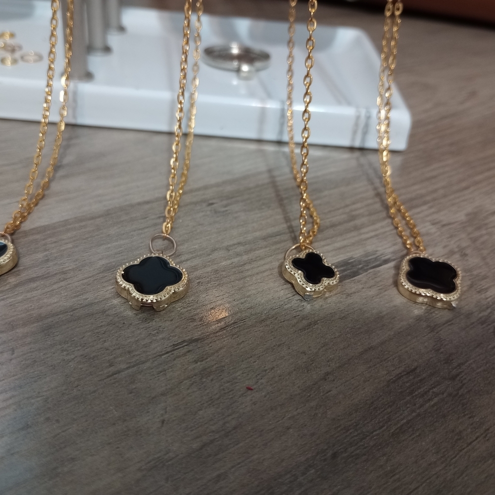 Elegant Gold and Black Pendant Necklace - Picture 6 of 11